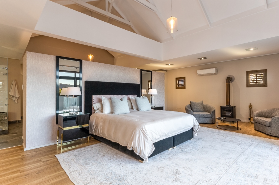 6 Bedroom Property for Sale in Mostertsdrift Western Cape